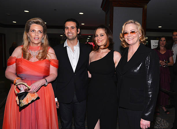 photo-Cybill Shepherd 2012