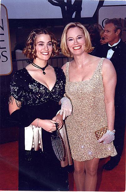 photo-Cybill Shepherd 1998