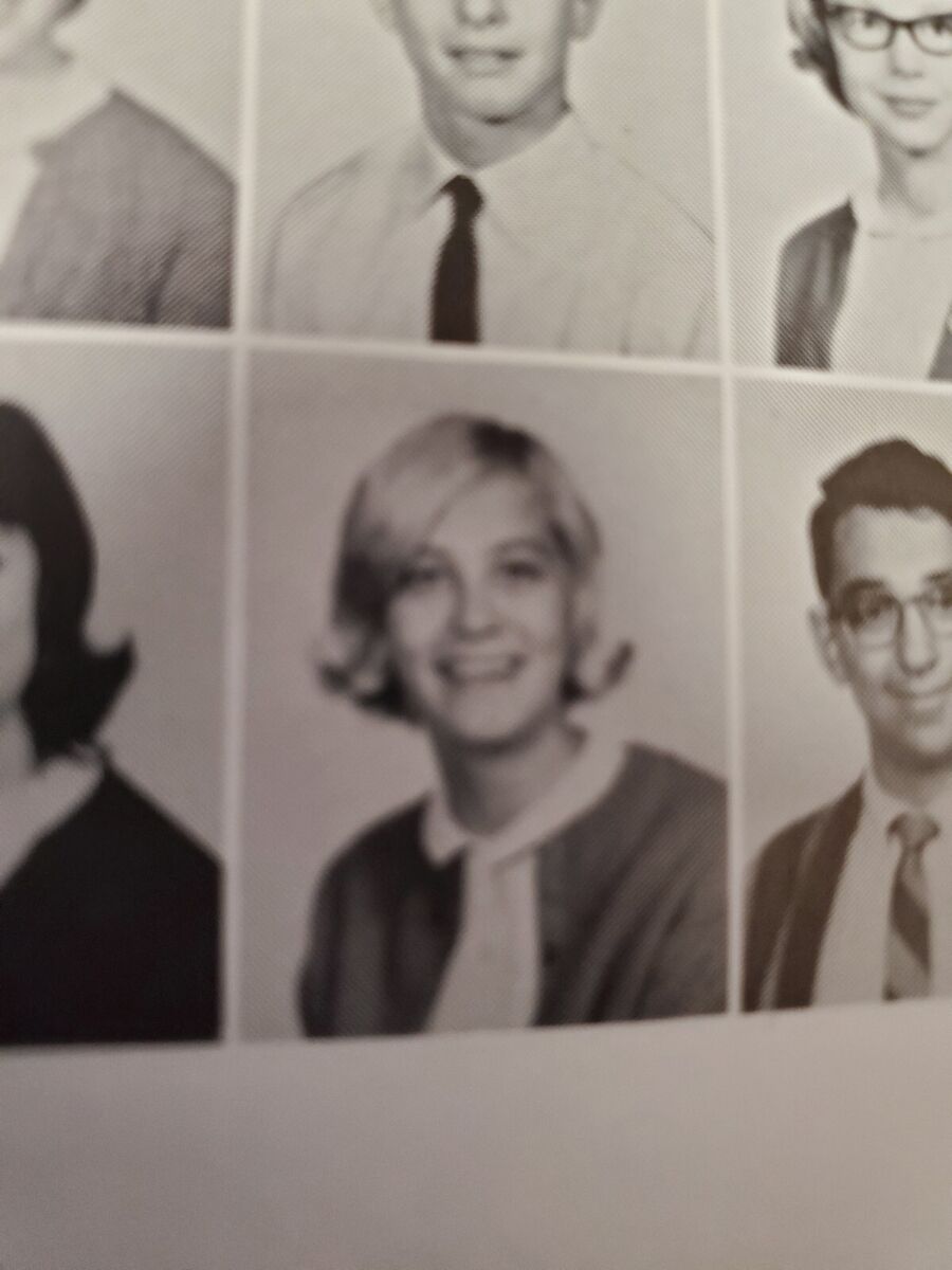 photo-Cybill Shepherd 1966