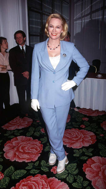 photo-Cybill Shepherd 1996