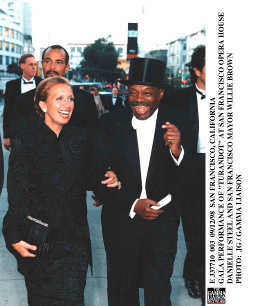 photo-Danielle Steel 1998