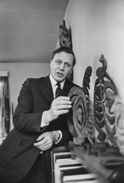 photo-David Attenborough 1972