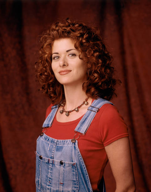 photo-Debra Messing 1995