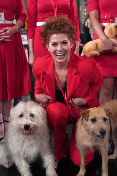 photo-Debra Messing 2020
