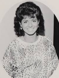 photo-Debra Messing 1988