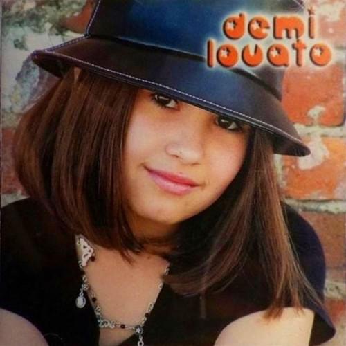 photo-Demi Lovato 2005
