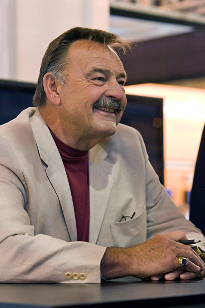 photo-Dick Butkus 2008