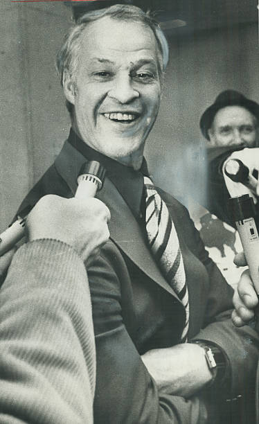 photo-Gordie Howe 1974