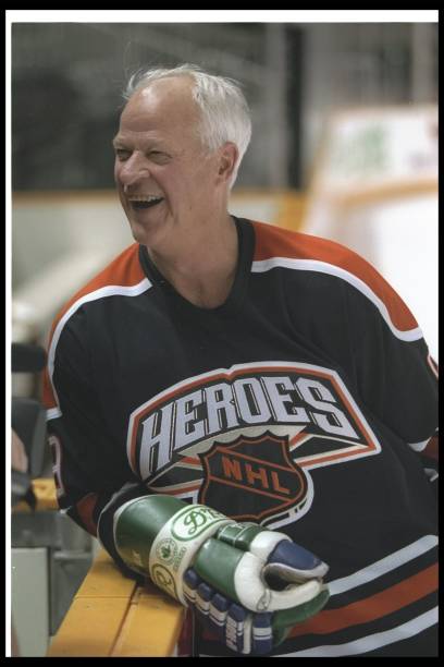 photo-Gordie Howe 1997