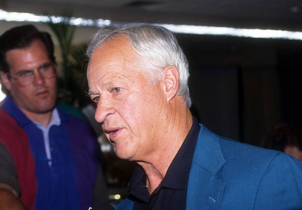 photo-Gordie Howe 1995