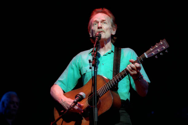 photo-Gordon Lightfoot 2000