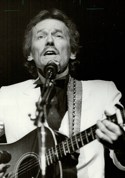 photo-Gordon Lightfoot 1985