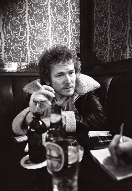 photo-Gordon Lightfoot 1975