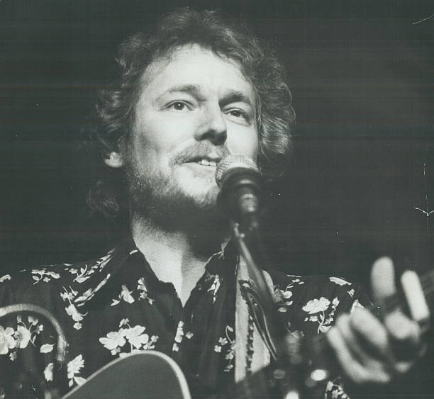 photo-Gordon Lightfoot 1977