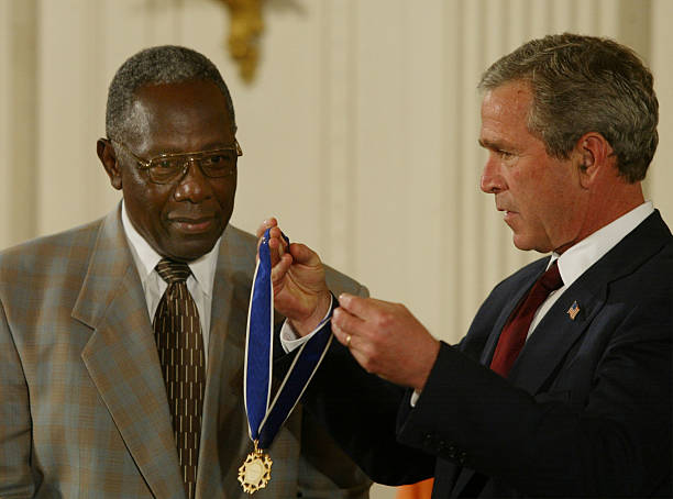 photo-Hank Aaron 2002