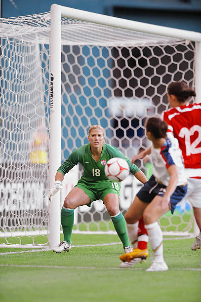 photo-Hope Solo 2008