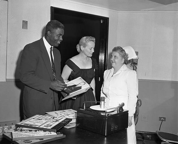 photo-Jackie Robinson 1953