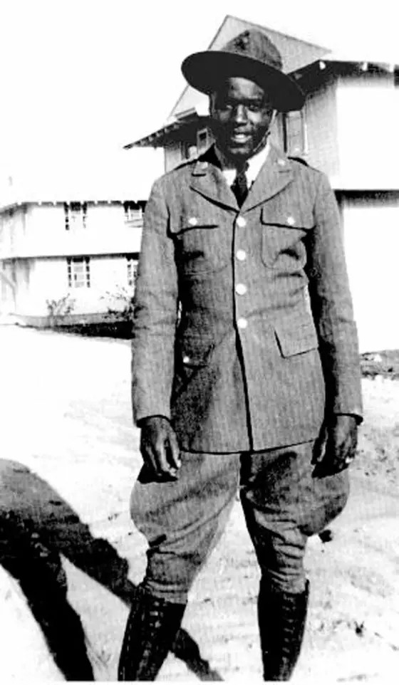 photo-Jackie Robinson 1942