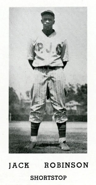 photo-Jackie Robinson 1946