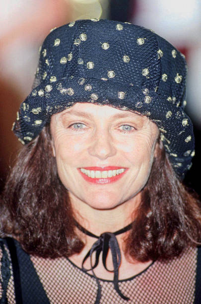 photo-Jacqueline Bisset 1994