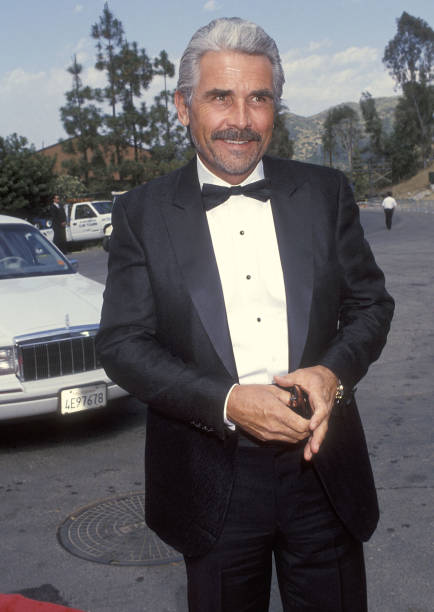 photo-James Brolin 1993
