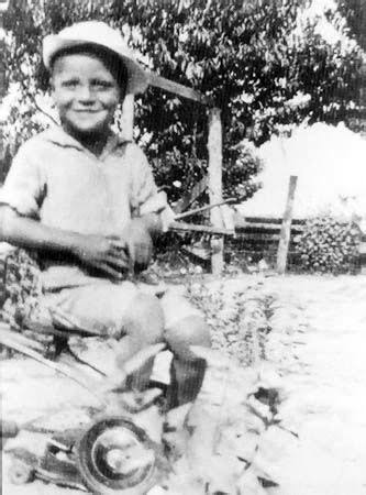 photo-James Earl Jones 1935