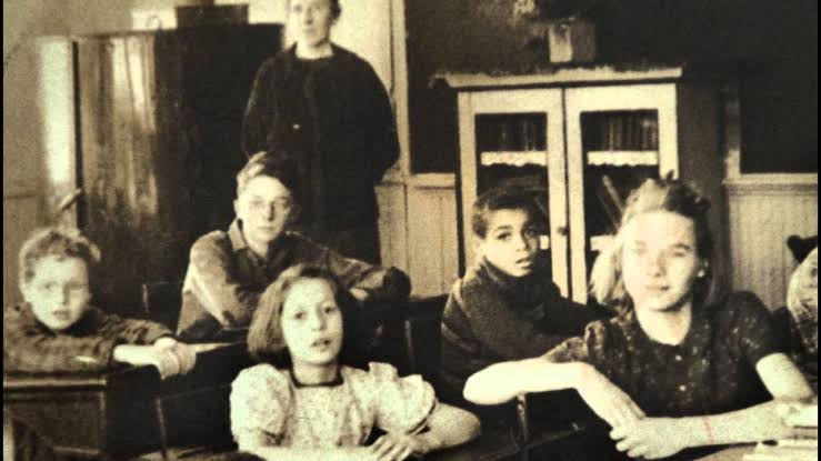 photo-James Earl Jones 1937