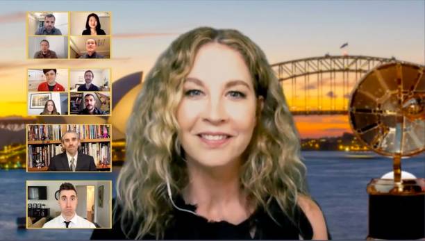 photo-Jenna Elfman 2021