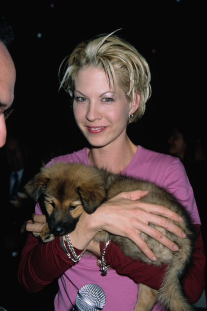 photo-Jenna Elfman 1998