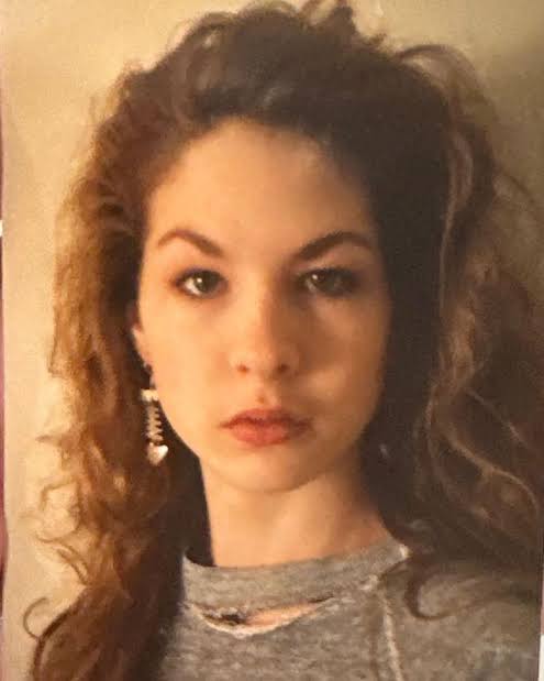 photo-Jenna Elfman 1990