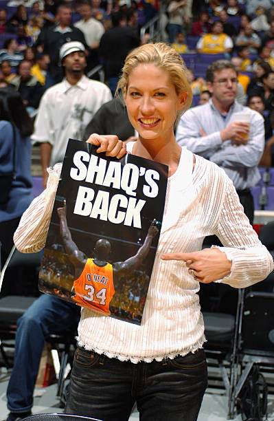 photo-Jenna Elfman 2002