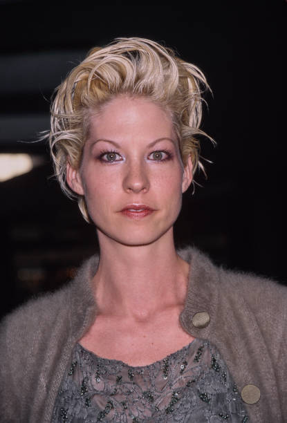 photo-Jenna Elfman 1998