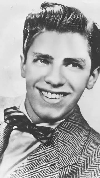 photo-Jerry Stiller 1944