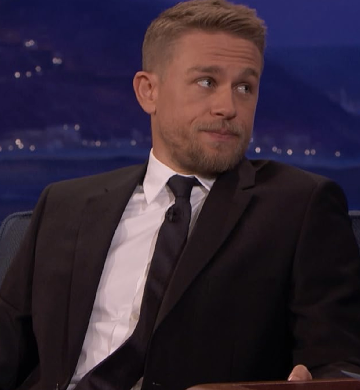 photo-Charlie Hunnam 2010