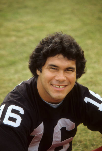 photo-Jim Plunkett 1980