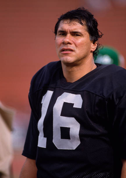 photo-Jim Plunkett 1986