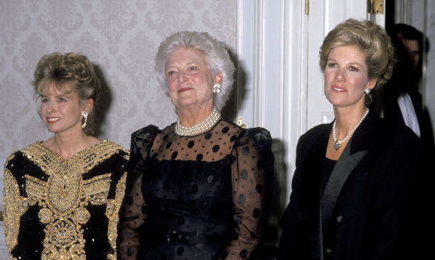 photo-Joan Lunden 1991