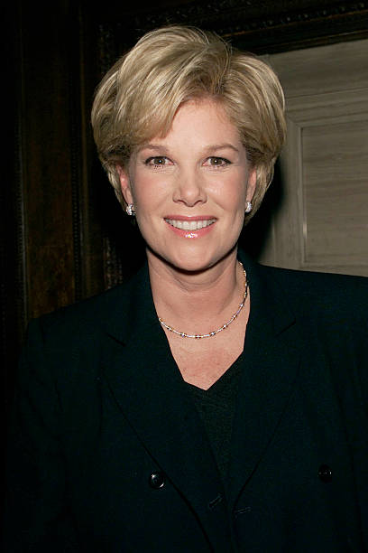 photo-Joan Lunden 2001