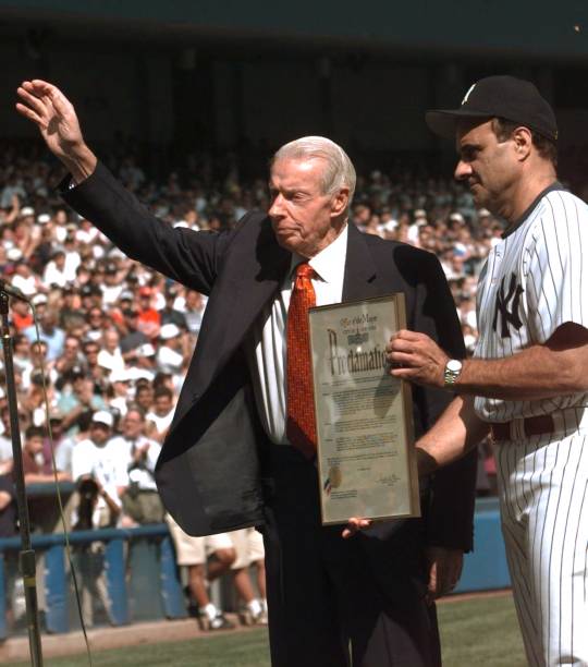 photo-Joe DiMaggio 1998