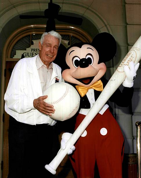 photo-Joe DiMaggio 1993