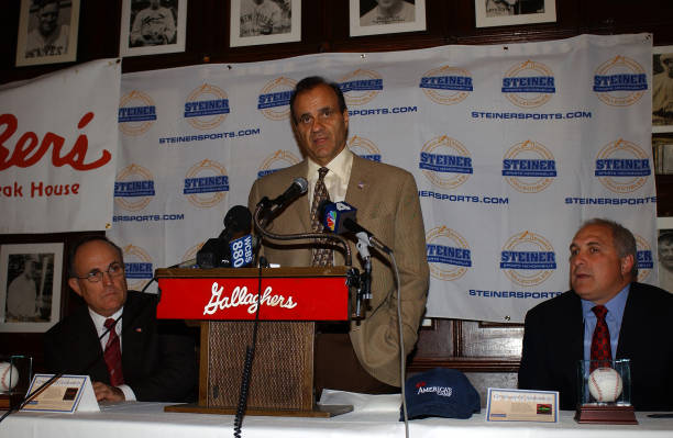 photo-Joe Torre 2002