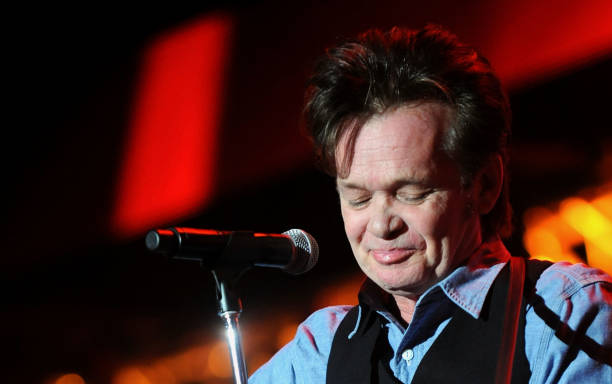 photo-John Mellencamp 2010