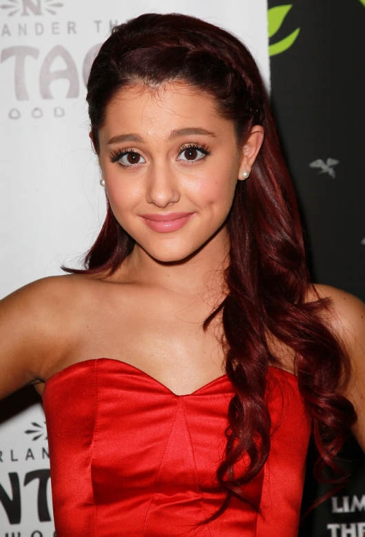 photo-Ariana Grande 2011