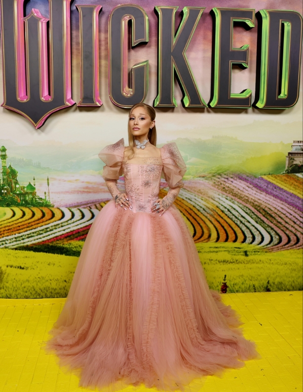 photo-Ariana Grande 2024