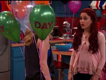 photo-Ariana Grande 2013