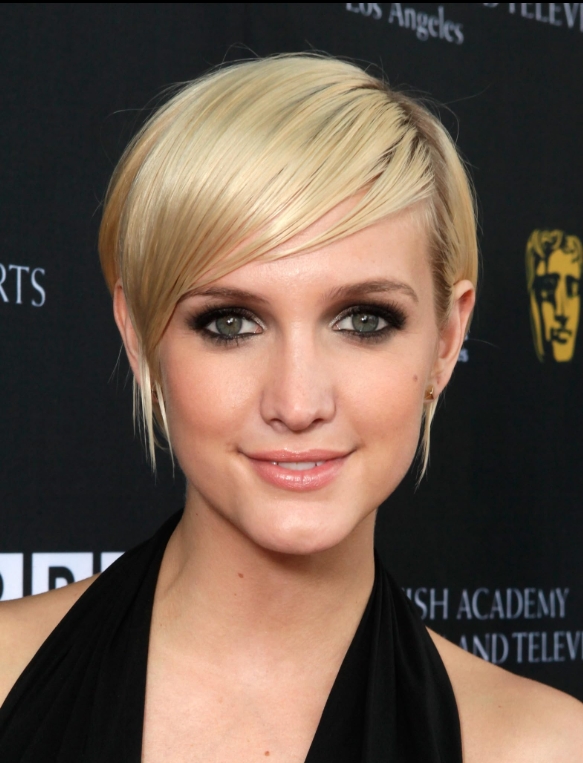 photo-Ashlee Simpson 2011