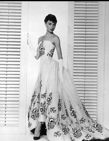 photo-Audrey Hepburn 1957