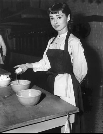 photo-Audrey Hepburn 1954