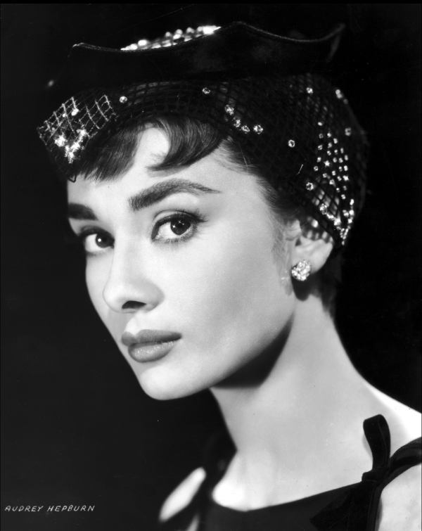 photo-Audrey Hepburn 1957