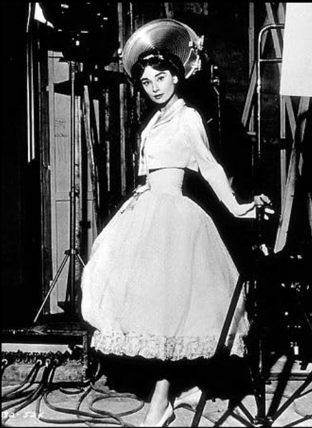 photo-Audrey Hepburn 1957